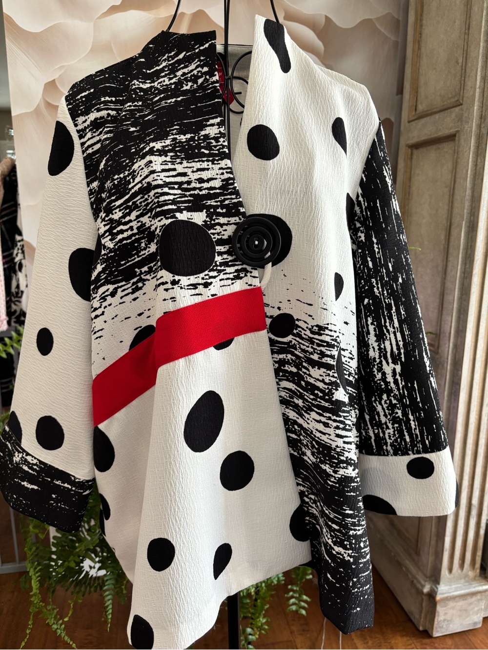 IC BY CONNIE K Black & White Textured Polka-Print Blazer with Red Tag